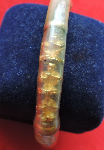 กำไลหลวงพ่อคูณ ปี36 มีรูปหล่อองค์เล็ก 9 องค์อยู่ข้างใน ของเก่าหายากเเล้วครับ