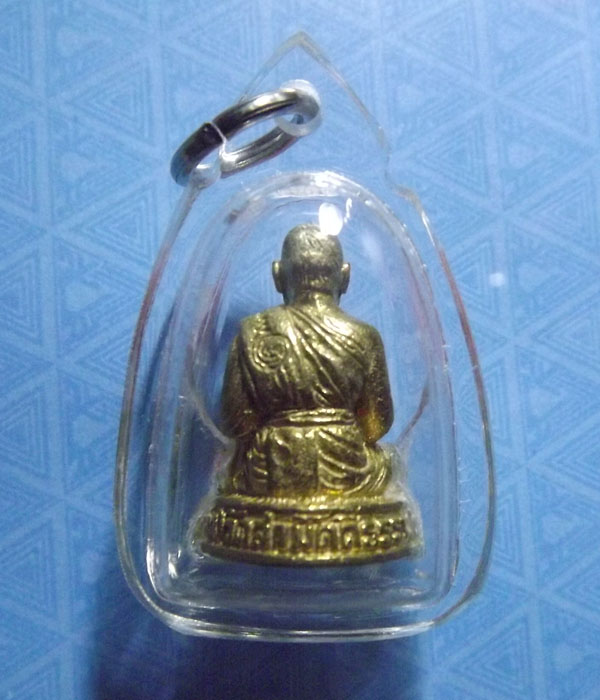 รูปหล่อรุ่นแรก หลวงพ่อหล่ำ วัดสามัคคีธรรม ปลุกเสก3ไตรมาส แชยิด6รอบ72ปี  2544