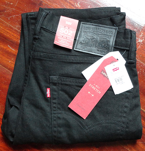 ยีนส์ LEVI'S 502 ของแท้ ของใหม่ สีดำ ป้ายห้อยอยู่ครบใหม่เอียมจากช็อป เอว 32 