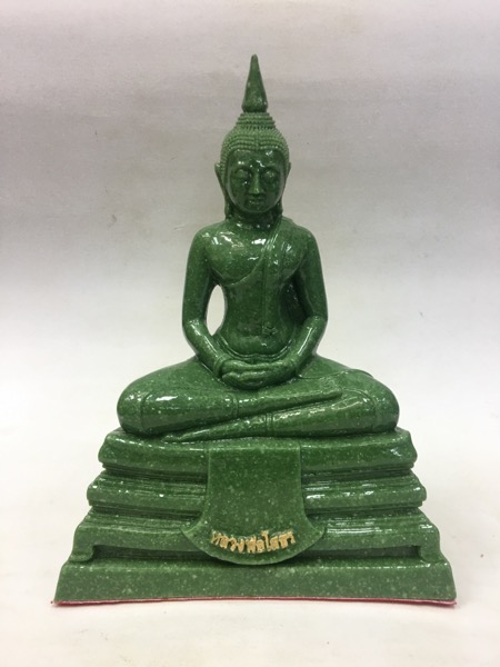 หลวงพ่อโสธร รุ่น9 อัญเชิญขึ้นจากน้ำปีที่ 249 ขนาดบูชา สูง9.5นิ้ว เนื้อหินเขียวผสม พร้อมกล่องเดิม