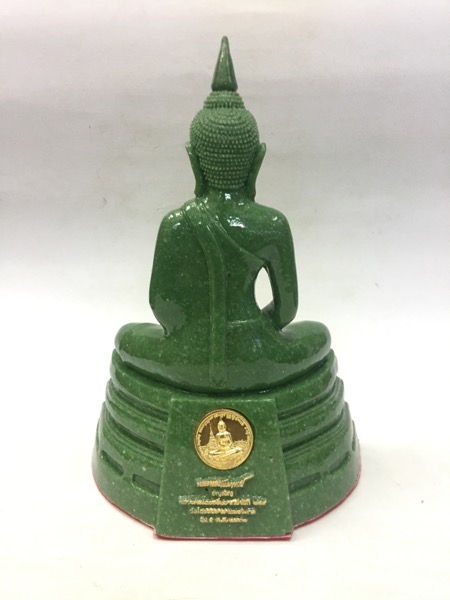 หลวงพ่อโสธร รุ่น9 อัญเชิญขึ้นจากน้ำปีที่ 249 ขนาดบูชา สูง9.5นิ้ว เนื้อหินเขียวผสม พร้อมกล่องเดิม