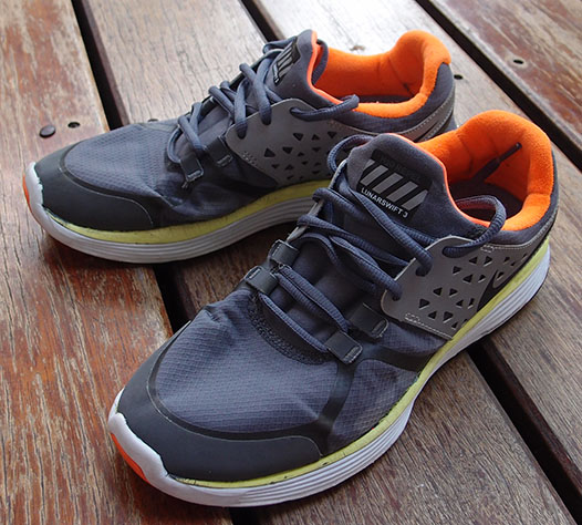 รองเท้า NIKE LUNAR ของแท้ เทคโนโลยี Lunarlon เบา นุ่ม ตอบสนองได้ดั่งใจ เบอร์42ครับ สภาพสวยมาก