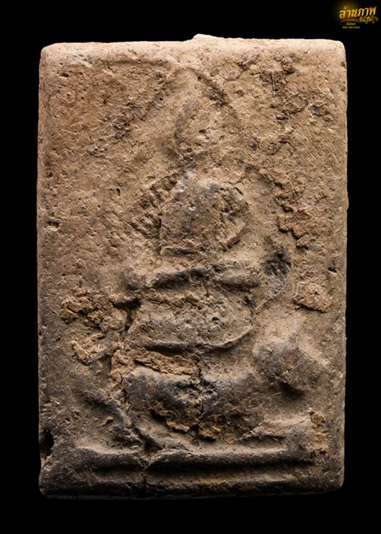 พระหลวงพ่อผาด  เนื้อดิน ทรงเสือสภาพสวยๆ  ราคาเคาะเดียว