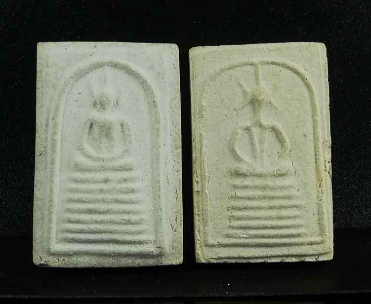 สมเด็จวัดเกศไชโย รุ่นประวัติศาสตร์ หลังตรายางแดง อนุสรณ์ 200 ปี ( 2องค์ ) ไม่มีกล่อง 