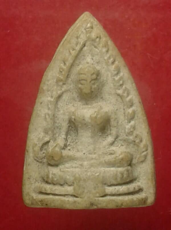 พระผงหลังยันต์ ไม่ทราบที่   เคาะเดียวครับ