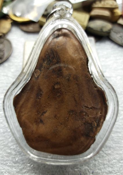 พระพุทธชินราชกรุบึงสามพันธ์ เลี่ยมพลาสติกใว่แล้วครับ