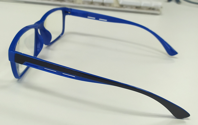 *HOT* แว่นสายตายาว blue filter จากโอซาก้า ญี่ปุ่น ของใหม่ สวยใส black&blue frame ราคาที่โน่น 1,000.-