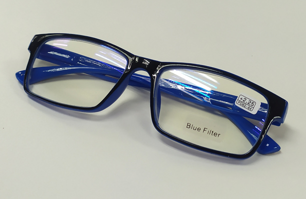*HOT* แว่นสายตายาว blue filter จากโอซาก้า ญี่ปุ่น ของใหม่ สวยใส black&blue frame ราคาที่โน่น 1,000.-