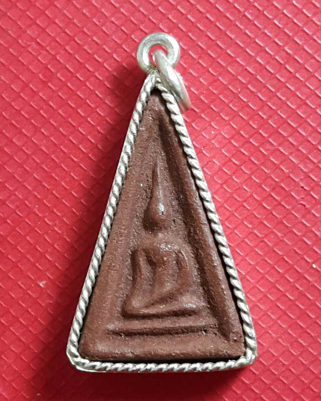 พระพิมพ์นางพญา หลวงพ่อเงิน วัดบางคลาน ปี 15 เลี่ยมเงินพร้อมใช้