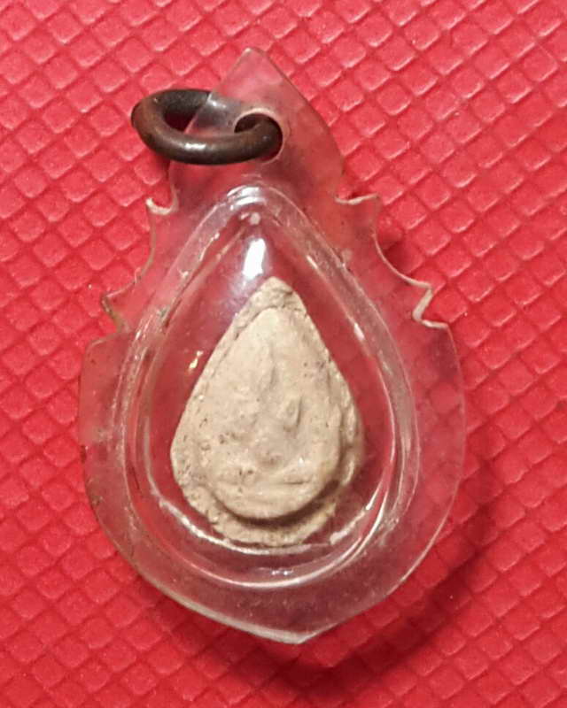 พระพิมพ์ปิดตาจิ๋ว เนื้อดินหลวงพ่อเงิน บางคลาน