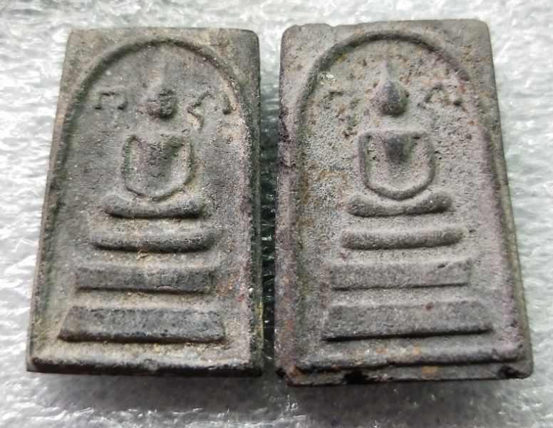 พระสมเด็จหลวงปู่นาคเนื่อผงใบลานปี2495สวยๆครับ