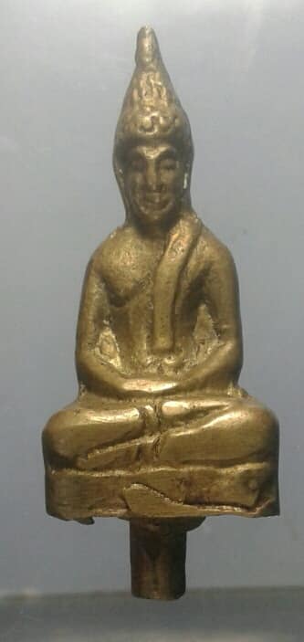พระยอดธงเก่า ไม่ทราบที่  เคาะเดียวครับ 