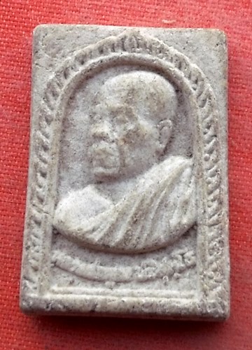 เริ่ม 10 บาท กับ พระเนื้อผงหลวงพ่อคูณ วัดบ้านไร่   …Y695