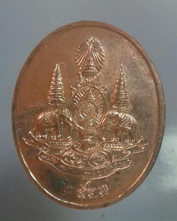 เหรียญพระแก้วมรกต ๕๐ ปีครองราชย์ ปี ๓๙ กะไหล่ลงยา    เคาะเดียวครับ