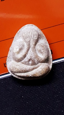 ปิดตามหาเสน่ห์ หลวงปู่โต๊ะ วัดลาดปลาเค้า ปี2521 เนื้อผงเกษร หลังยันต์พุทธโธ สวยหนาเดิมๆครับ