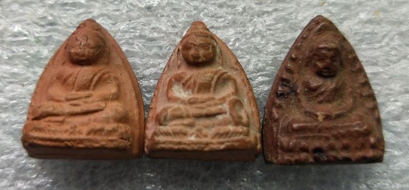 หลวงพ่อโตเนื้อดิน วัดไก่เตี้ยสวยๆครับ