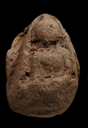 พระกำแพงเม็ดน้อยหน่า กรุวัดพระแก้ว จ.กำแพงเพชร สวยมากครับ ใช้แทนพระกำแพงพิมพ์อื่นๆได้สบายครับ