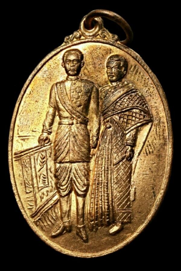 เหรียญ ร ๕ คู่สมเด็จพระนางเจ้าสุนันทากุมารีรัตน์ฯ วัดกู้