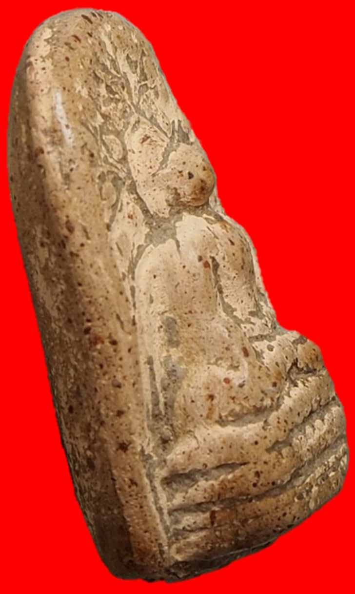 พระคงกรุเก่า ลำ่หนาหลังอูม ฟอร์มตรงสวย พระแท้ 1300 ปีเป็นอย่างน้อยหายากครับท่าน