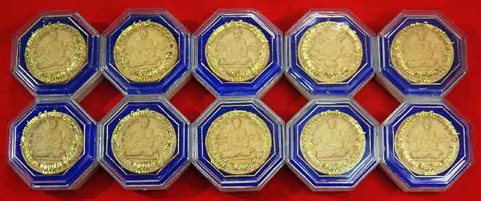 หลวงพ่อทบ วัดช้างเผือก ปี 50 บรรจุกล่องเดิมรวม 3 กล่อง