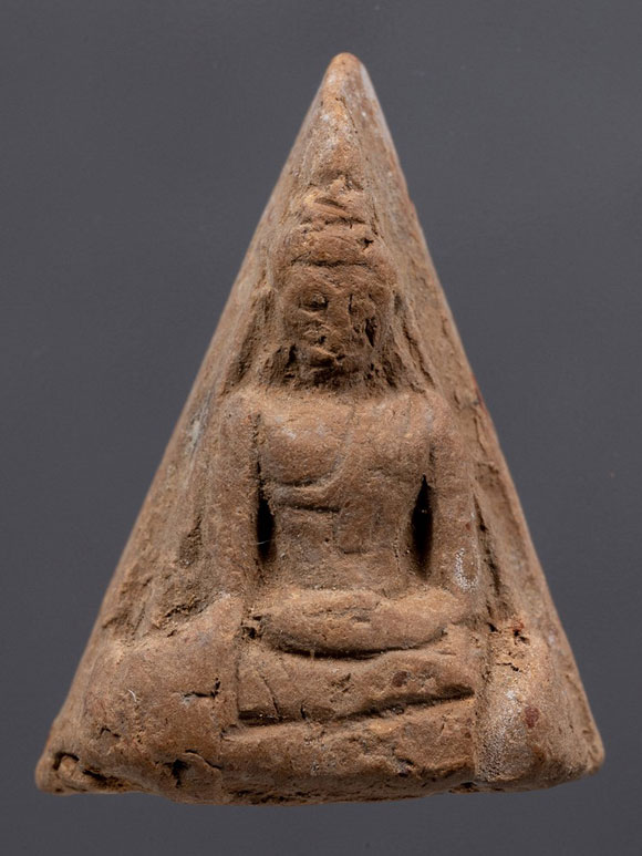 พระนางพญา หลวงปู่โต๊ะ วัดประดู่ฉิมฟลี พิมพ์มีหน้ามีตา เนี้อดิน ปี2472 สวยเดิมๆ มาพร้อมบัตรรับรองครับ