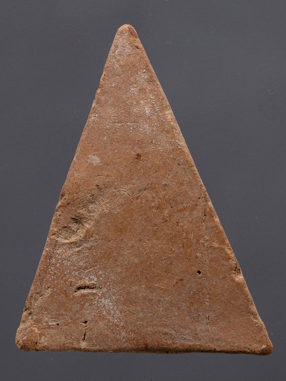 พระนางพญา หลวงปู่โต๊ะ วัดประดู่ฉิมฟลี พิมพ์มีหน้ามีตา เนี้อดิน ปี2472 สวยเดิมๆ มาพร้อมบัตรรับรองครับ