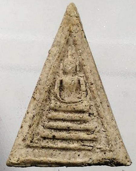 *สมเด็จฯ พิมพ์สามเหลี่ยมหน้าจั่ว หลวงปู่หิน วัดระฆังฯ ปี๒๕๐๐*