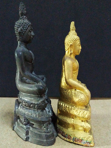 พระบูชาเล็ก 2องค์ ไม่ทราบที่