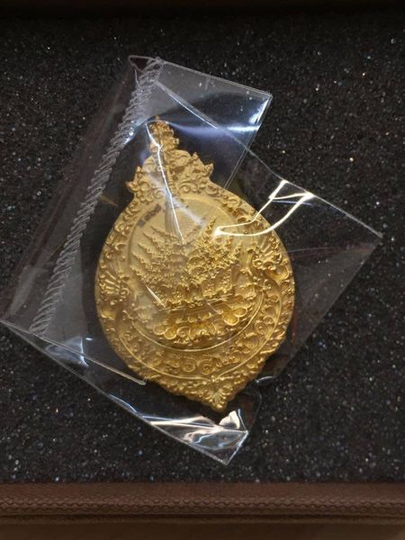 พระวิมุจลินท์นาคราช เนื้อชุบทองลงยาแดง หลวงพ่อวิจิตร สำนักปฎิบัติธรรมพุทธบูชา นครปฐม