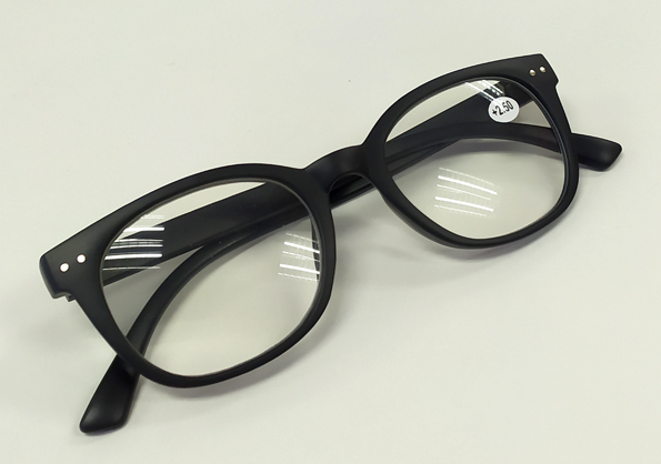 **แค่189.-** แว่นสายตายาว ทรงสวย Black Frame & Two Mark Dots with iron hinge สีดำ ของใหม่ครับ 