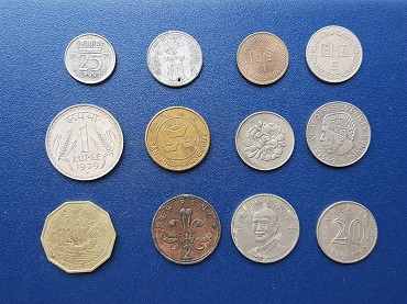 เหรียญต่างประเทศ คละๆ ปีเก่าๆ น่าสะสม รวม 12 เหรียญ๒