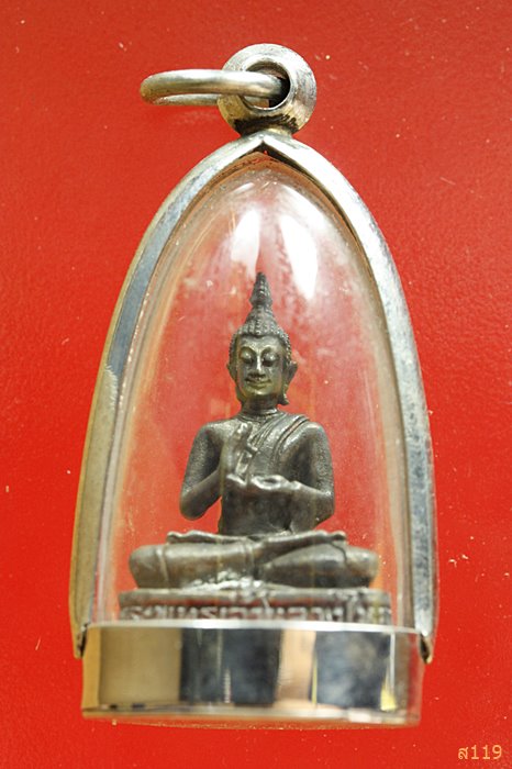 รูปหล่อพระพุทธเจ้าหลวงใหญ่ ถ.จ.ว. วัดปทุมวนาราม กทม. ปี 46...../2