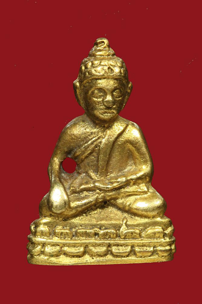 พระชัยวัฒน์รุ่นเเรกหลวงพ่อสาครกะไหล่ทอง