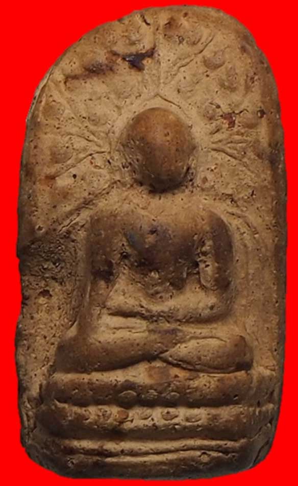 พระคงกรุเก่า พระยอดนิยมสกุลลำพูนฟอร์มตรงองค์ล่ำหนา ตำหนิชัดเจนพระปิ่นเดิมด้างขวาองค์พระ รับประกันแท้