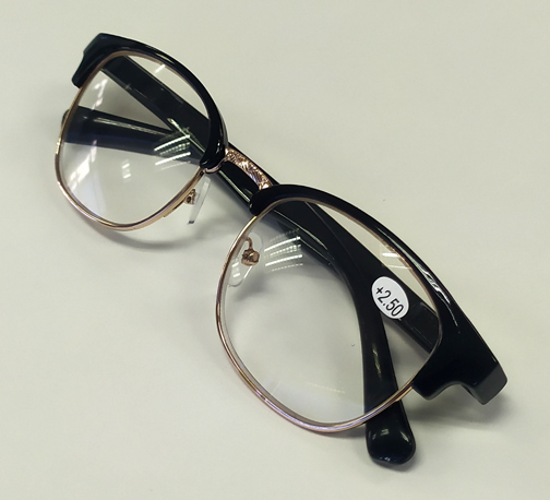 แว่นสายตายาว ทรง Clubmaster สีดำ ของใหม่ / พิเศษ ซื้อ1แถม1ไปเลยครับ