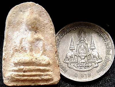 *พระผงกรุวัดเงินคลองเตย พิมพ์เล็บมือสมาธิ ฐานสามชั้น*