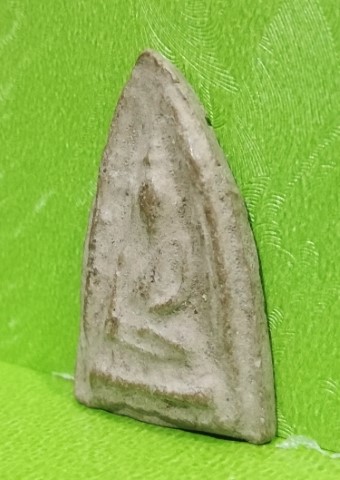 ๙เคาะเดียวปิด๙ พระเนื้อดิน พิมพ์มารวิชัย เก่าๆ มีอายุ ส่องมันส์ๆ ไม่รู้ที่ ไม่ทราบที่ ครับ