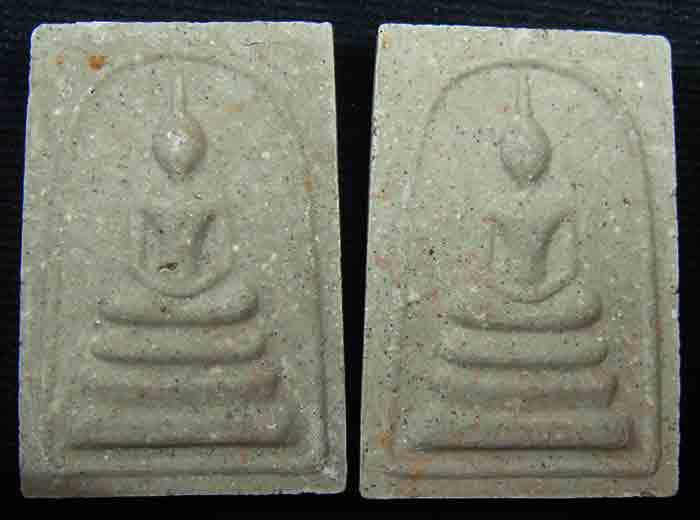 **2 องค์**สมเด็จฯผงพรายกุมาร หลังยันต์ห้า ฝังพลอยเสก หลวงพ่อสาคร วัดหนองกรับ ระยอง ปี๒๕๕๒