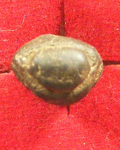 พระปิดตา เนื้อผง ไม่ทราบเกจิ บรรบายตามภาพ