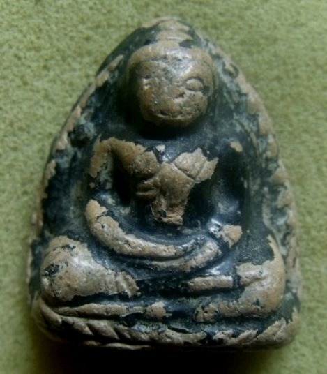 **วัดใจ**พระเนื้อดิน พิมพ์หลวงพ่อโต บางกระทิง พิมพ์ใหญ่ ลงรัก เก่า ไม่ทราบที่**สวยๆ เชิญชมครับ