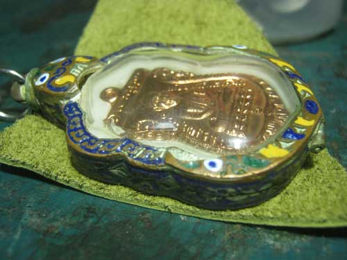 หลวงปู่ทวด หลัง หลวงพ่อคูณ พร้อมตลับกันน้ำ