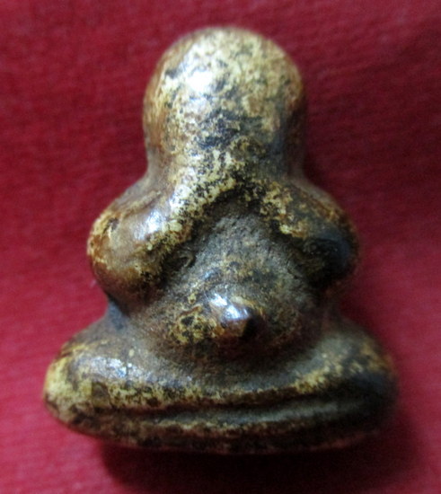 พระปิดตา 2 หน้า พิมพ์สะดือจุ่น หลวงพ่อทองสุข วัดสะพานสูง ปี 2495 (ยุคต้น)