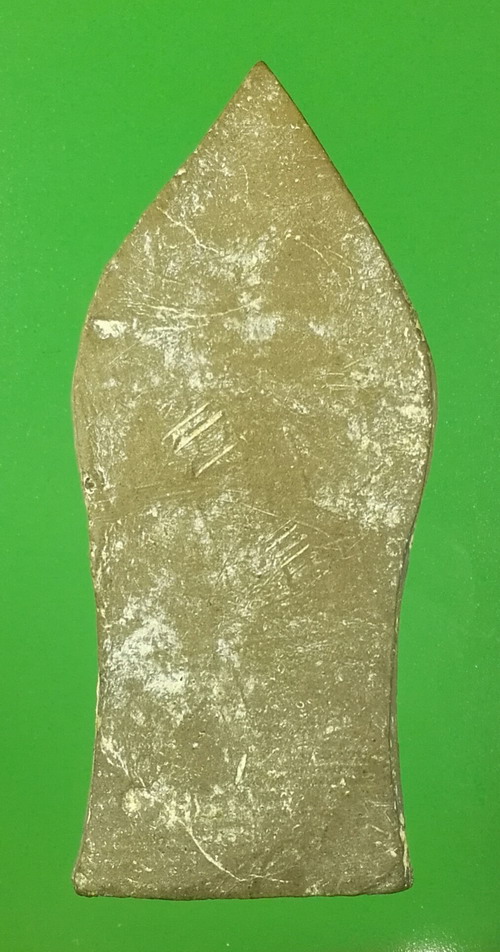 พระเชียงแสนใบหอก เนื้อดิน ลงกรุ คราบกรุจัดๆ