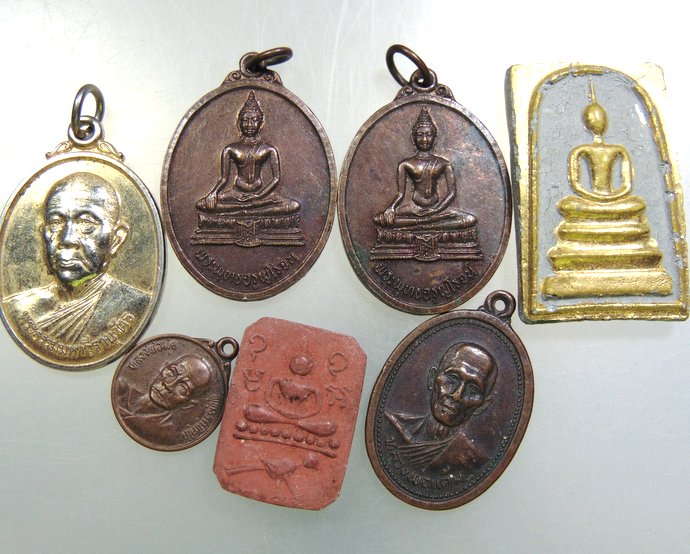 พระเกจิสายสุพรรณบุรี