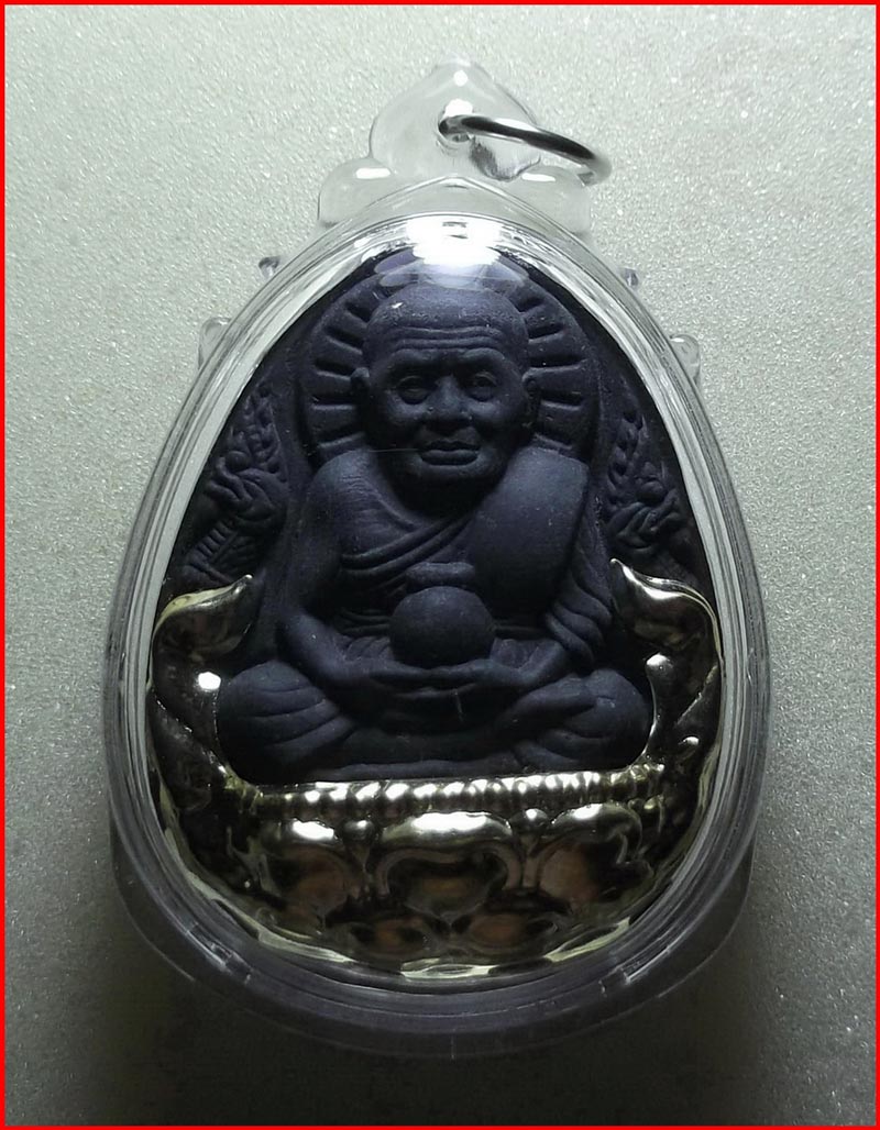 หลวงปู่ทวดเนื้อผง หลังพญาครุฑ วัดเขาหลาว จ.ราชบุรี (ว.ข.ล) หลวงพ่อจำเนียร วัดถ้ำเสือ ปลุกเสก ปี 2556