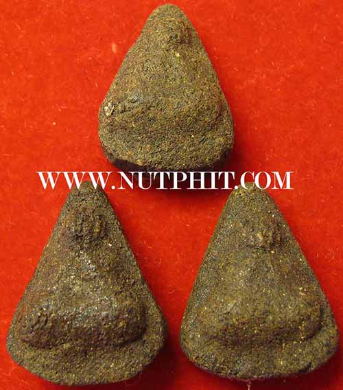 ชุด 3 องค์พระปิดตายุคแรก พิมพ์หยดน้ำ เนื้อเกสรผสมชานหมาก ลพ.คำพัน ปี 16 หายากมาก*216