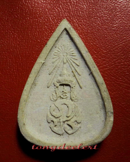 พระแก้วมรกต พิมพ์ทรงเครื่องฤดูร้อน เนื้อผง หลัง ภปร. ปี 2530 พระดีพิธีใหญ่ค่ะ