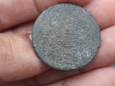 เหรียญดีบุก ร.4 มงกุฎ-แสงจักร 1/8 อันเฟื้อง วงรี-ช้างใหญ่ เดิมๆ หายากมาก นานมากๆ ถึงจะเจอสักเหรียญ