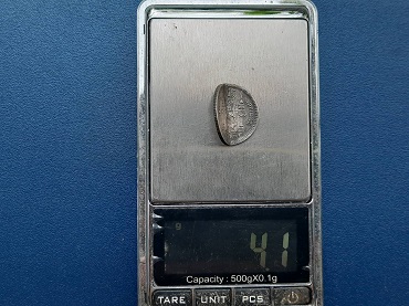 เบี้ยบ่อน เหรียญเงิน 1 สลึง ร.5 -ตราแผ่นดิน ไม่มี ร.ศ. หายาก สภาพยังสวย น้ำหนัก 4.1 กรัม