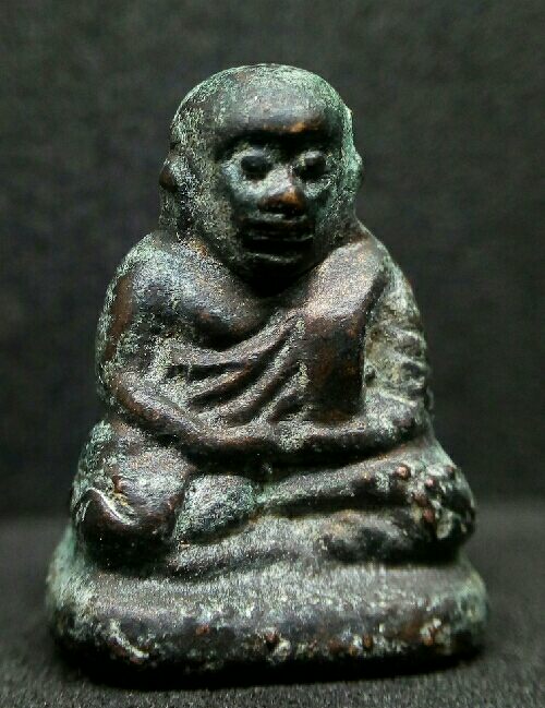 รูปหล่อ หลวงพ่อเงิน วัดบางคลาน ปี28 รุ่น ปืนแตก พิมพ์แจกแม่ครัว มีคราบเบ้าและคราบเนื้ออมสนิมแดงธรรมช